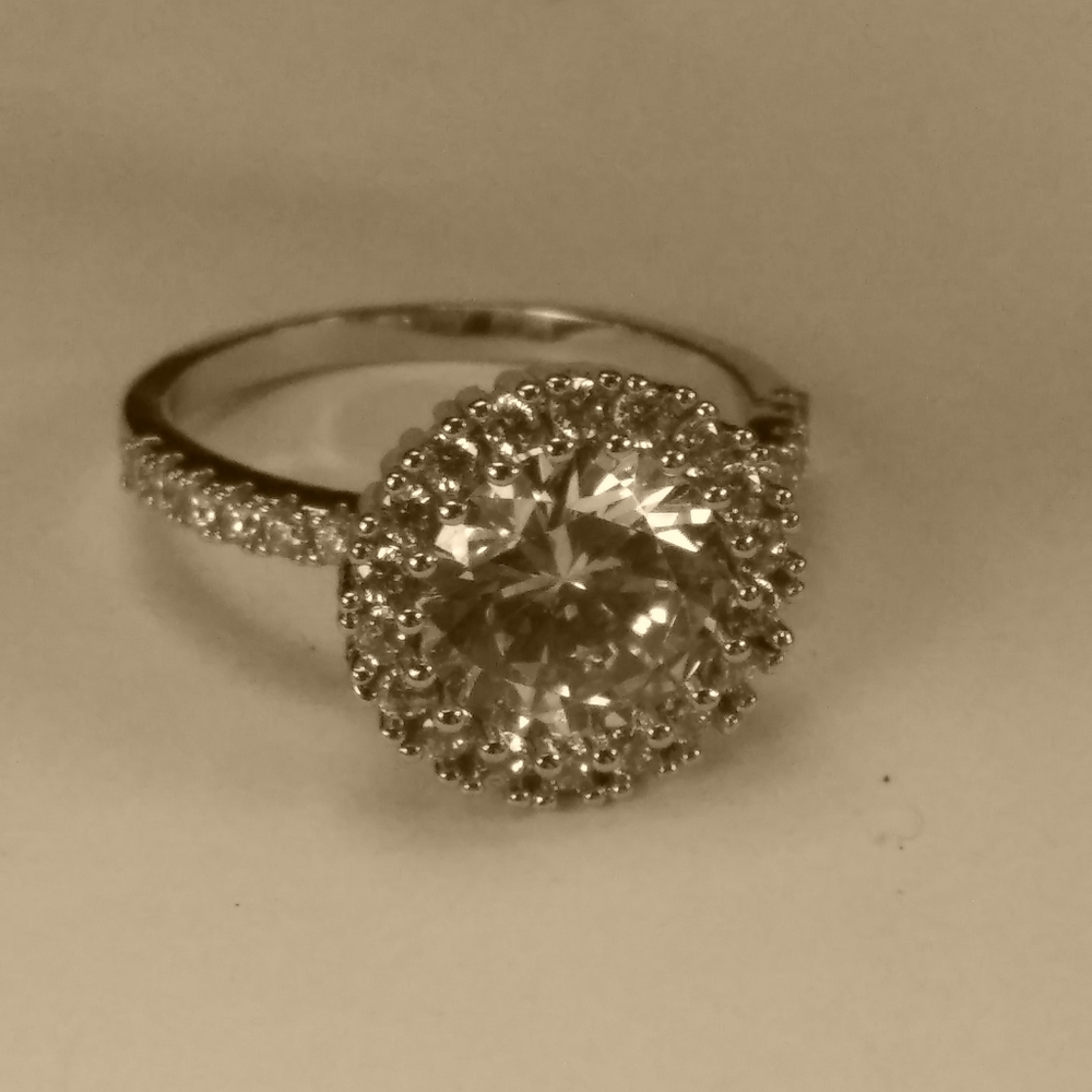 Woman's ring - Picture 6 of 8